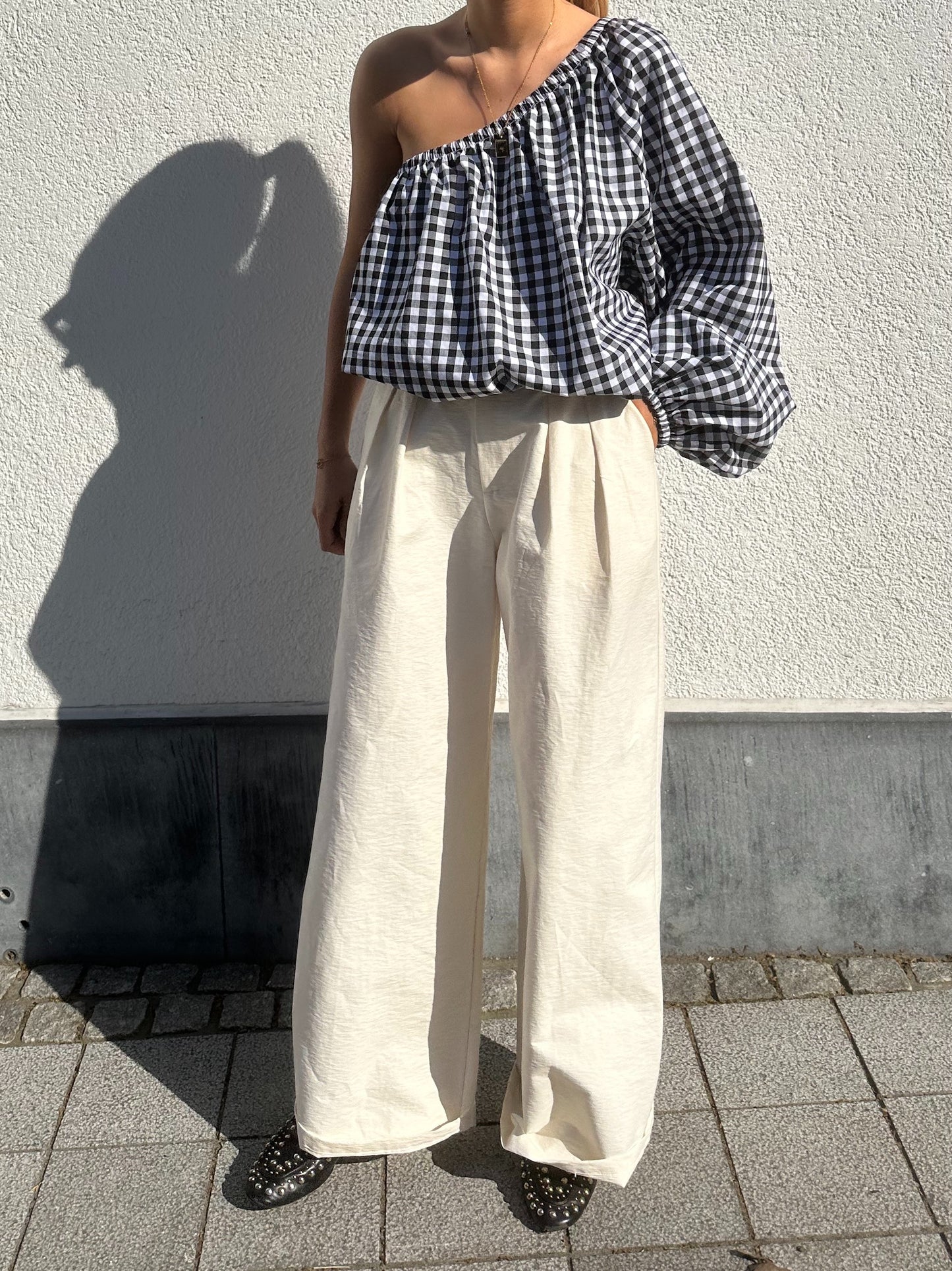 Off-shoulder blouse