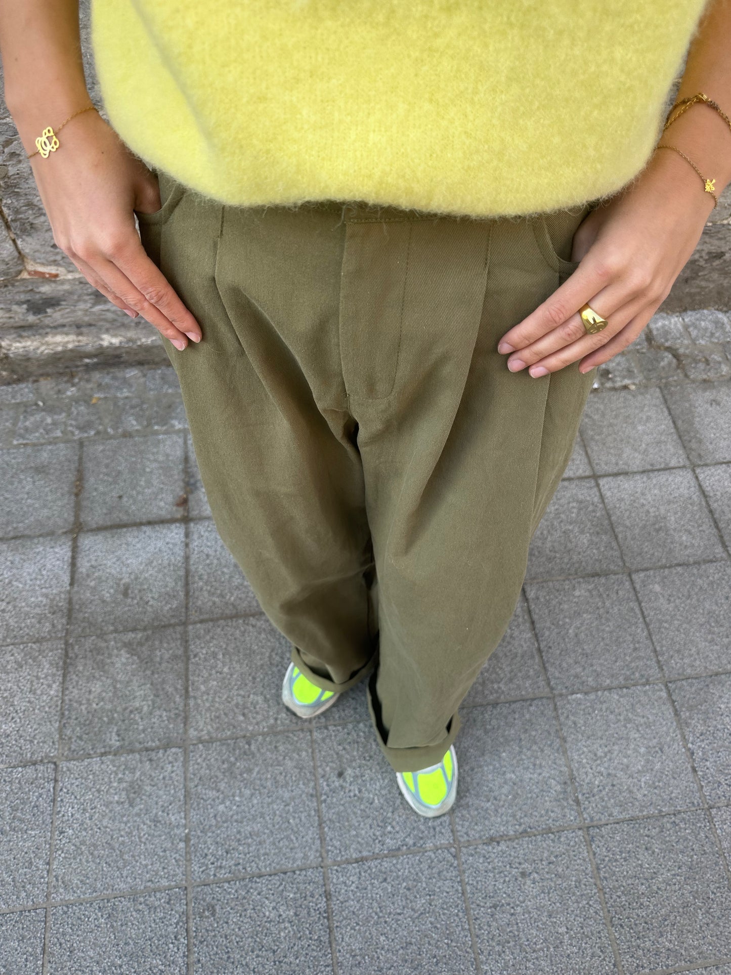 Kaki pants