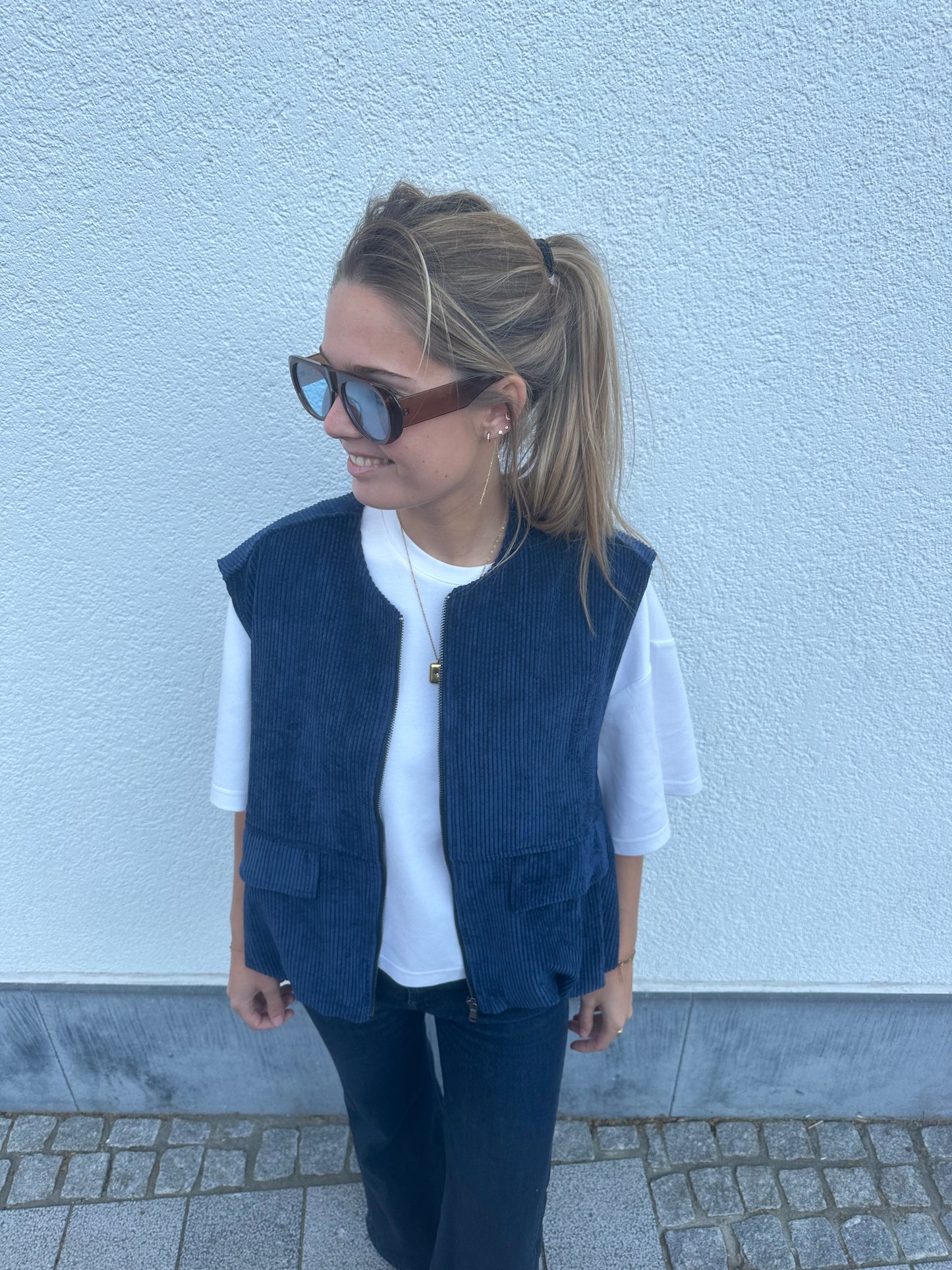 Velvet sleeveless jacket - Dark blue